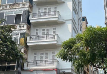 Chính chủ cho thuê nhà mặt phố Giang Văn Minh - quận Ba Đình (nhà đầu hồi rất đẹp, sáng, thoáng)